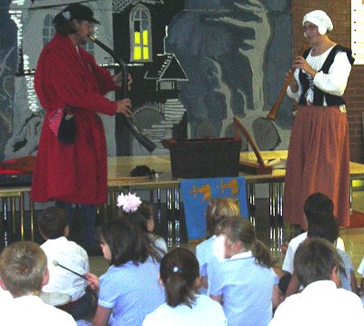 Wyldes Noyse leading a school workshop