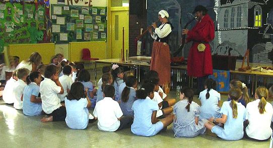 Wyldes Noyse leading a school workshop